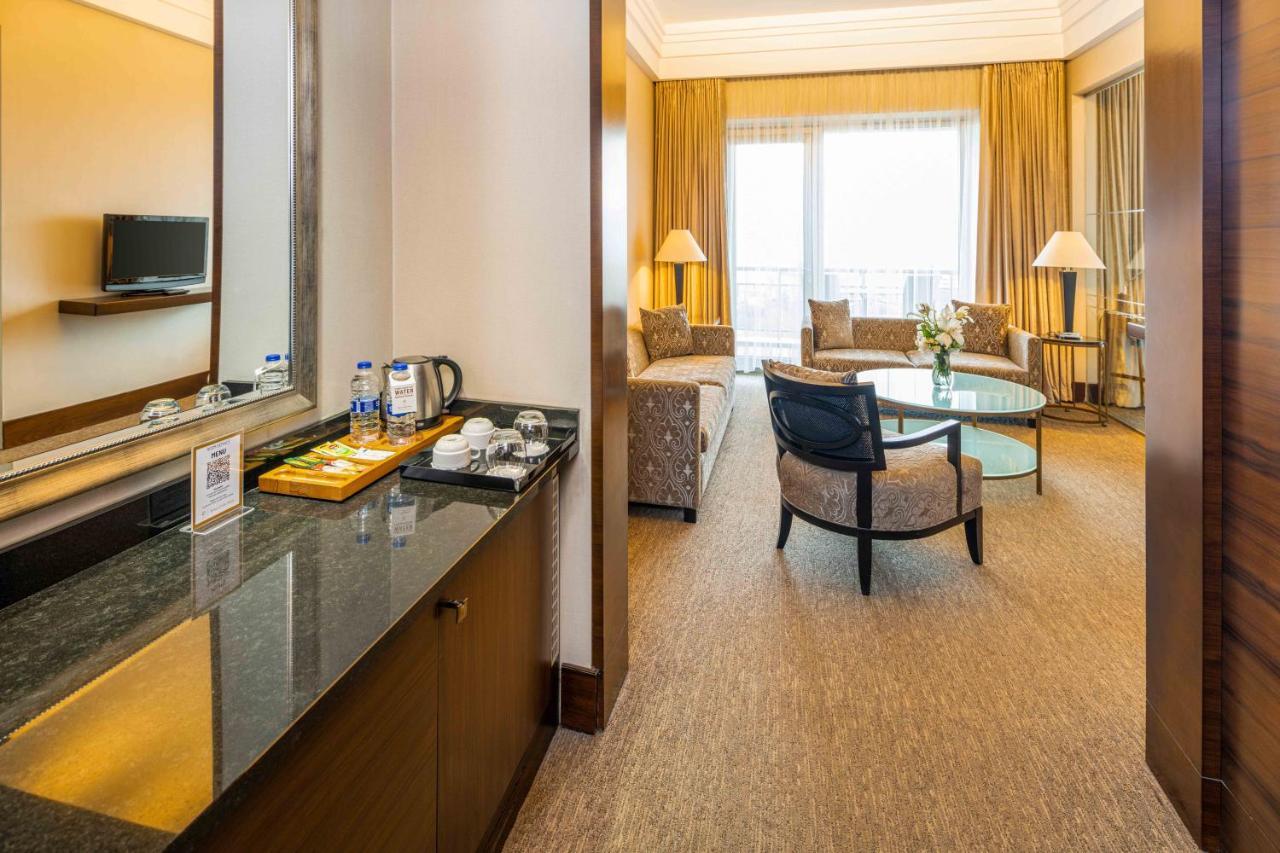 Hotel Celik Palas Convention Center & Thermal Spa Bursa Kültér fotó A suite at the hotel
