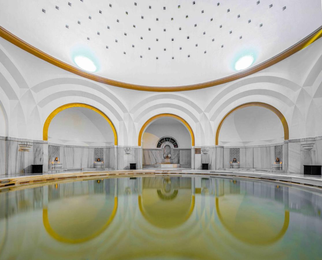Hotel Celik Palas Convention Center & Thermal Spa Bursa Kültér fotó The interior of the swimming hall