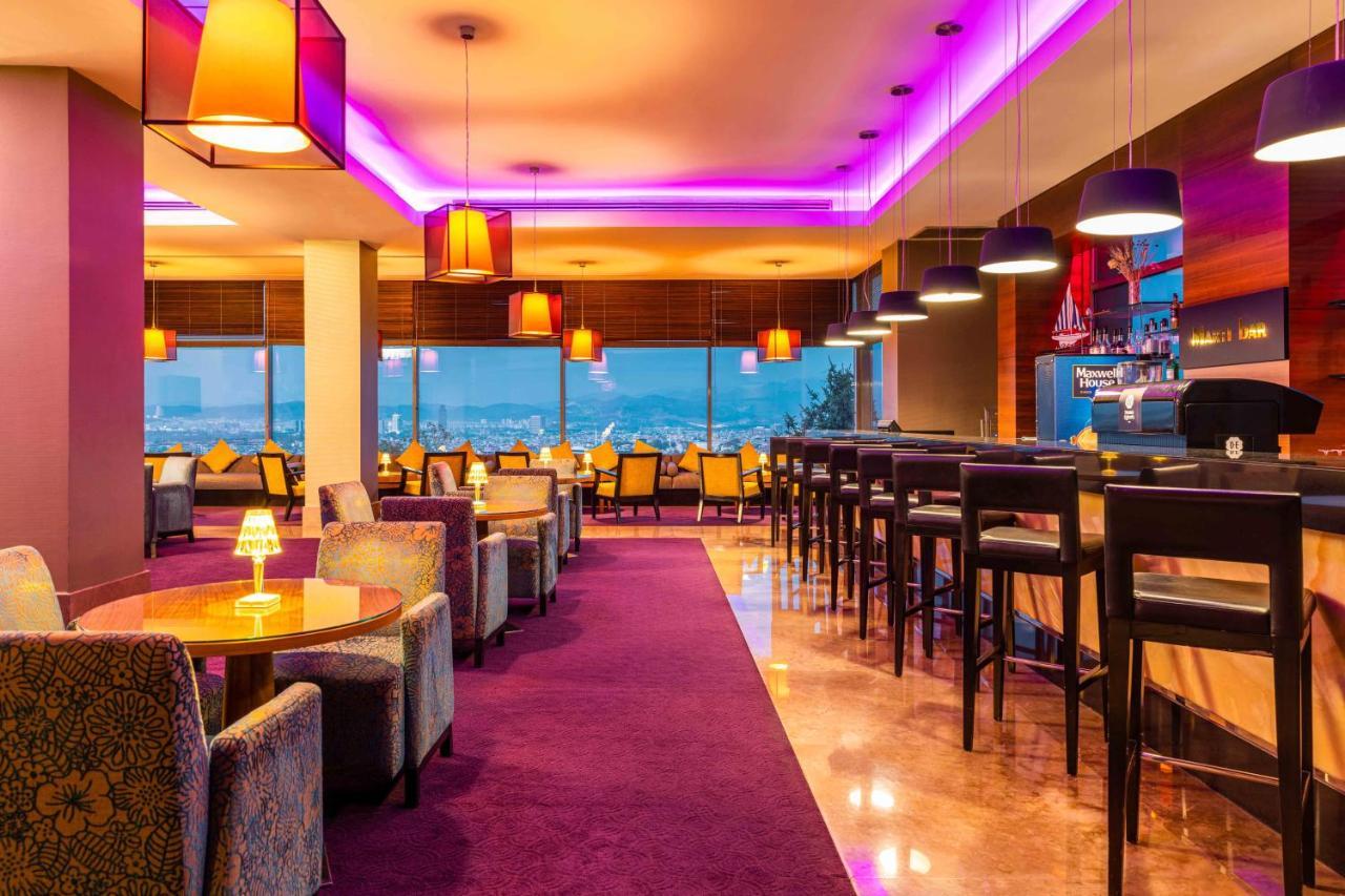 Hotel Celik Palas Convention Center & Thermal Spa Bursa Kültér fotó The lounge at the airport