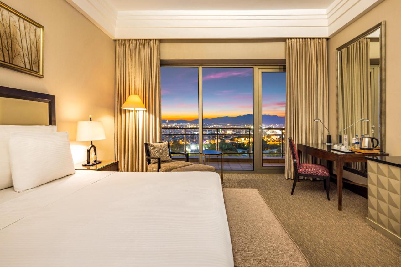 Hotel Celik Palas Convention Center & Thermal Spa Bursa Kültér fotó A guest room at the Atlantis Paradise Island