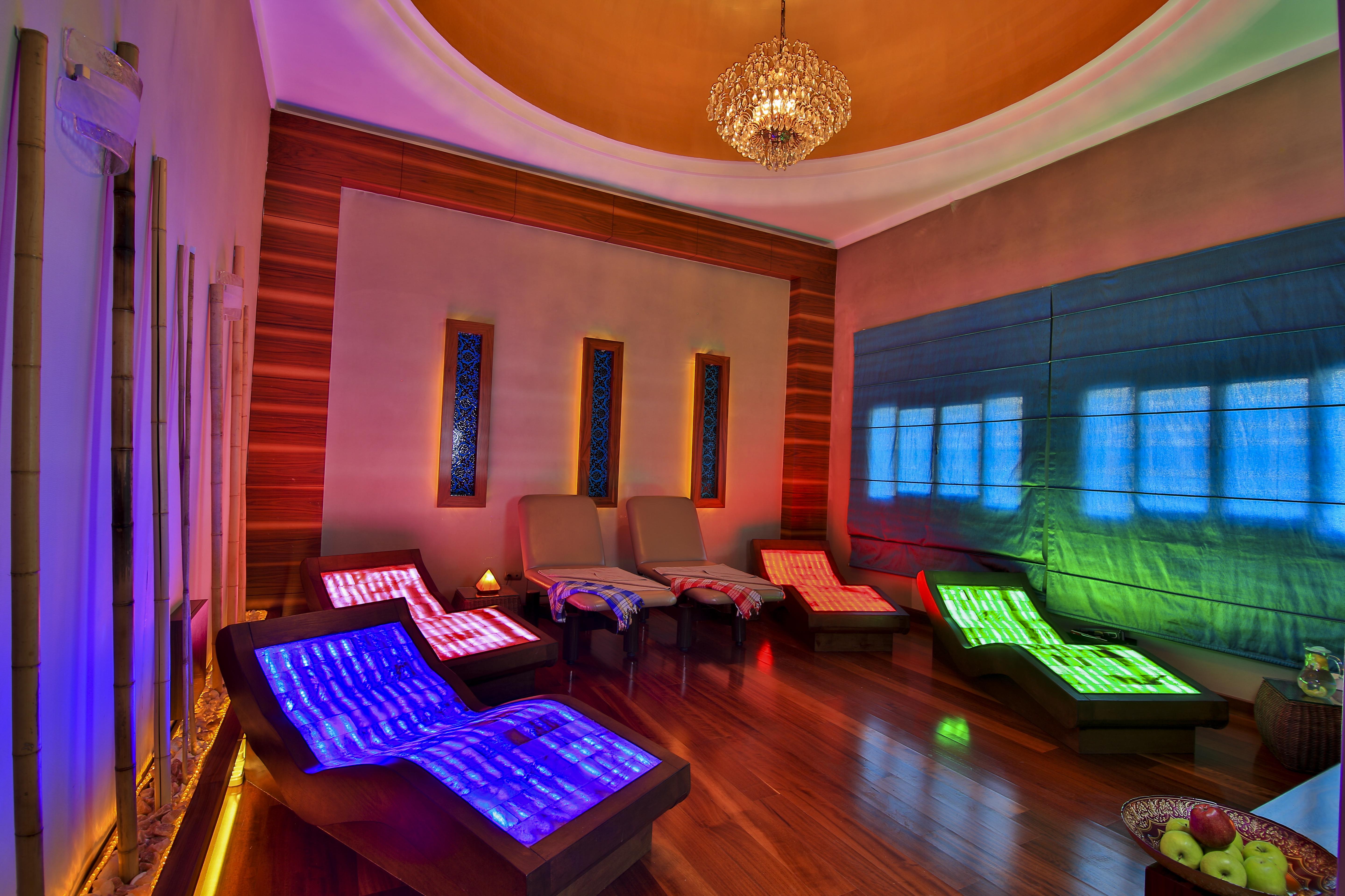 Hotel Celik Palas Convention Center & Thermal Spa Bursa Kültér fotó A spa at the Taj Mahal Palace, Mumbai, India