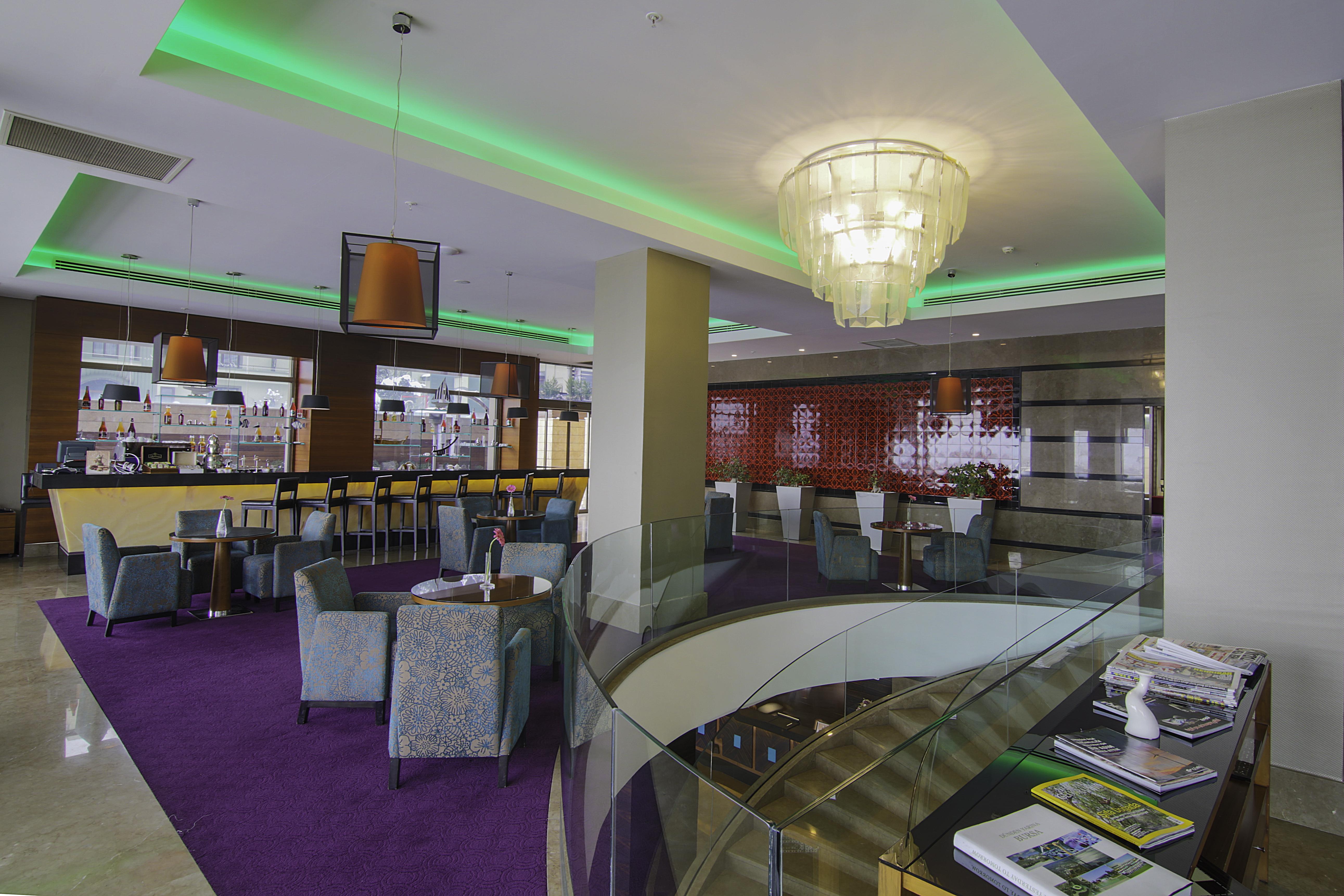 Hotel Celik Palas Convention Center & Thermal Spa Bursa Kültér fotó The bar at the hotel