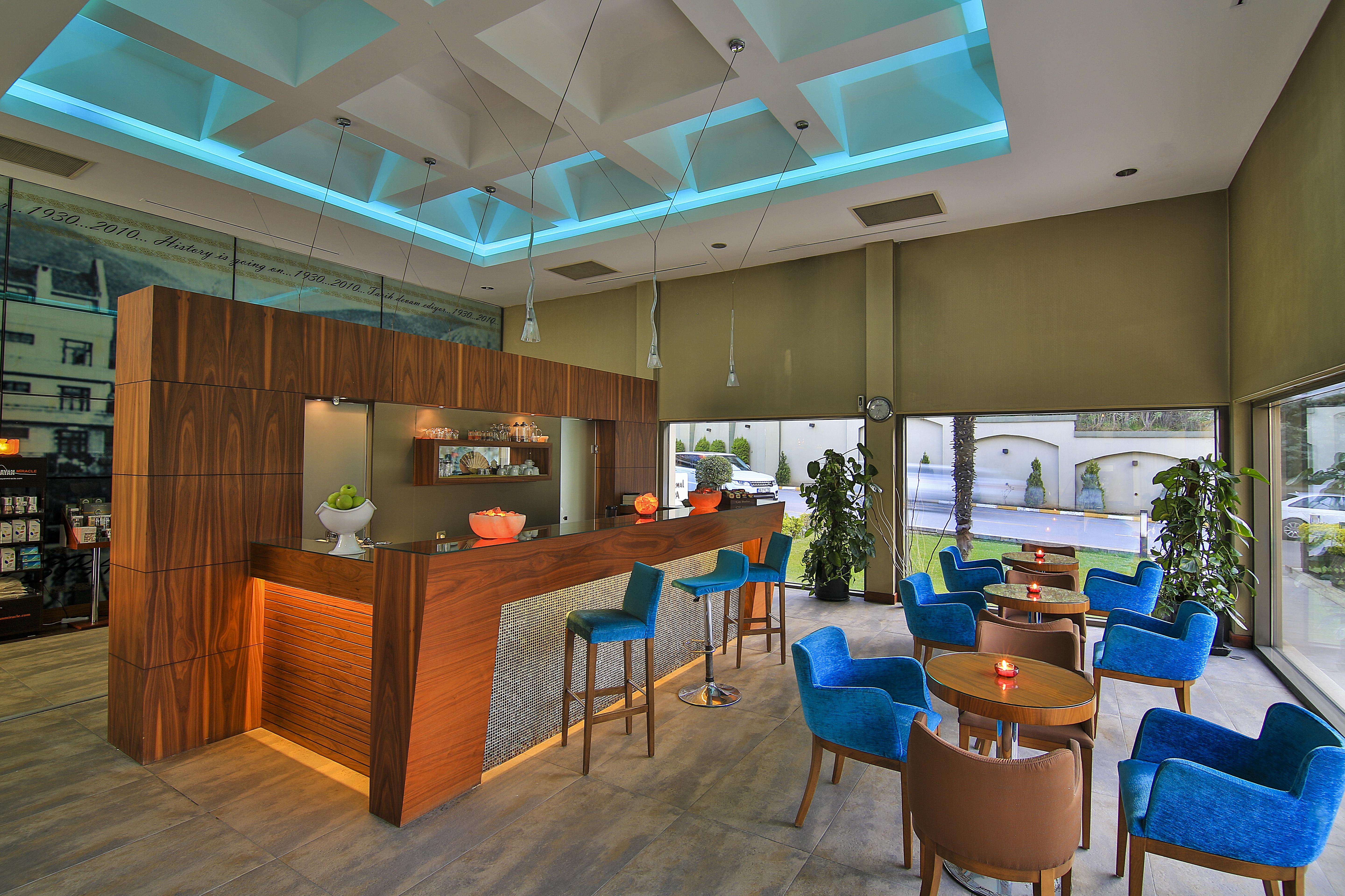 Hotel Celik Palas Convention Center & Thermal Spa Bursa Kültér fotó The lounge at the airport